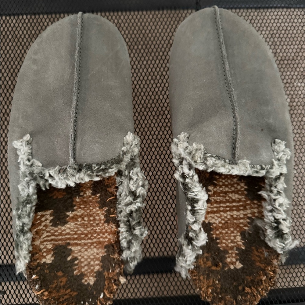 Free people Cozy Gray Slides with Patterned Interior